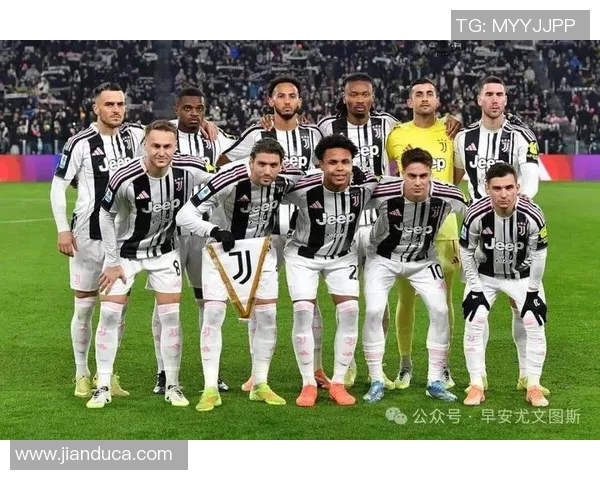 弗拉霍维奇的崛起与挑战：从天才少年到足球巨星的奋斗历程